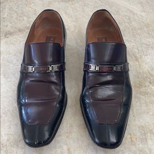 Mezzanine 1968 Burgandy slip on
